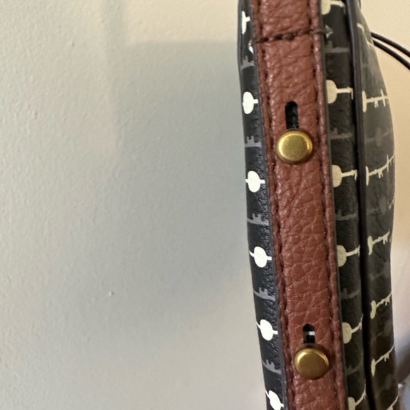 Fossil Gemma Crossbody - Picture 6 of 10